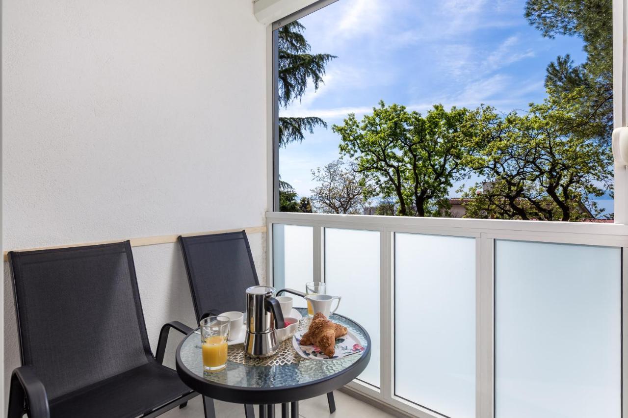 Sunny Studio Apartment With Balcony Rijeka Exterior photo