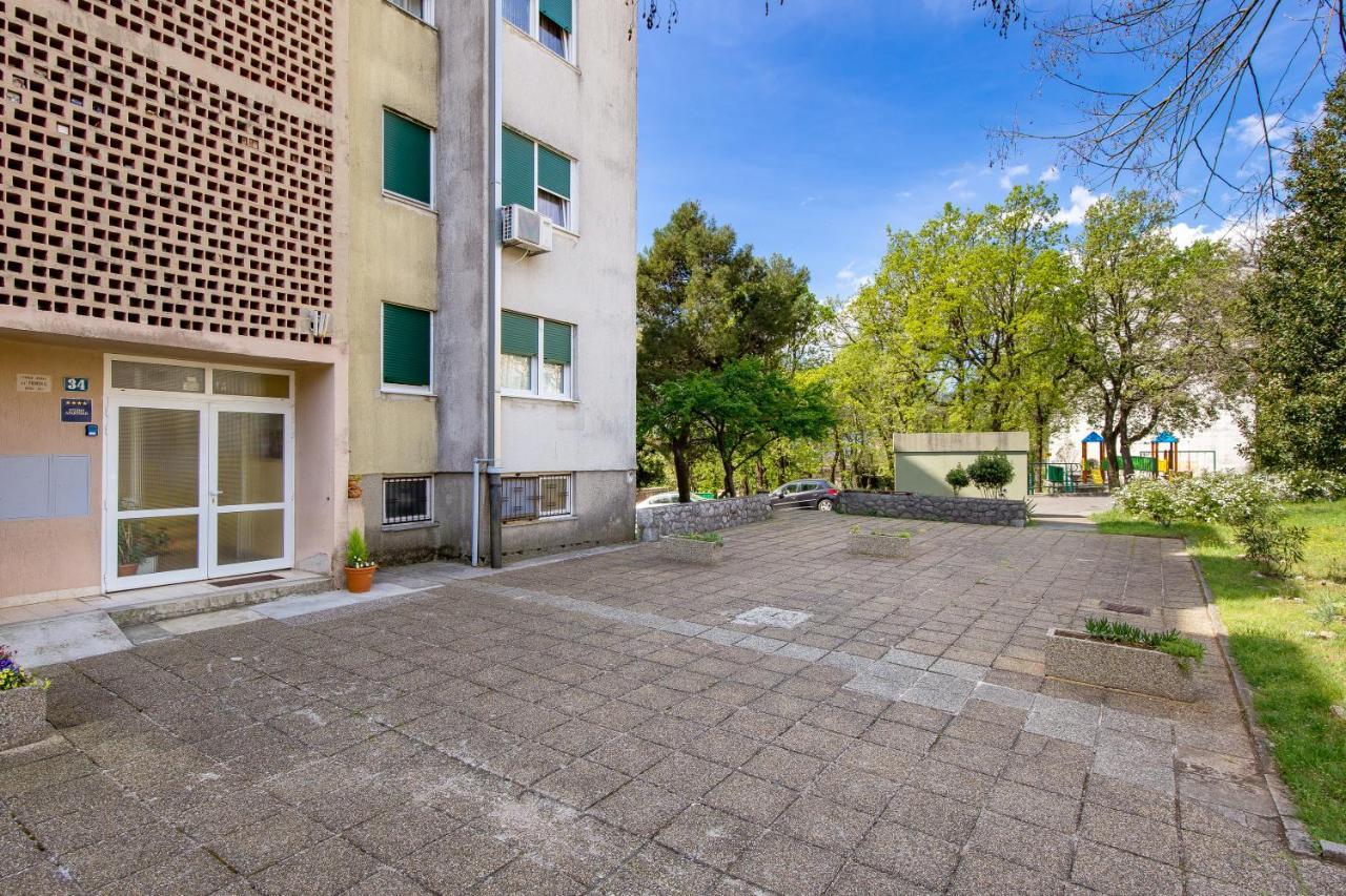Sunny Studio Apartment With Balcony Rijeka Exterior photo